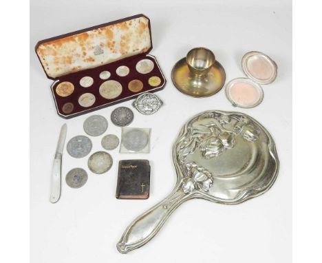 A Scottish stag kilt brooch, together with a Victorian silver folding fruit knife, a silver egg cup, a ladies' compact, coins