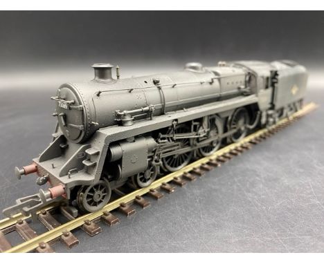 Bachmann Branchline 32-505 Standard class 5MT 73069 & BR1C tender in plain BR black (weathered) - Tested Runner(400g) Conditi