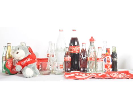 Coca-Cola - A selection of vintage 20th Century Coca Cola merchandise / advertising pieces to include a mixed selection of gl