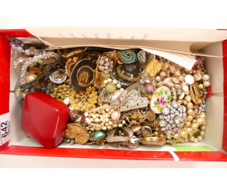 Large job lot of assorted costume jewellery &amp; watches, in a shoe box. 