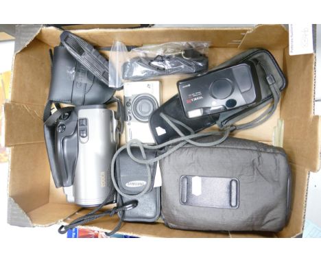 A collection of film compact camera's including yashica T4, Canon Epoca &amp; Samsung Rocas 300 etc 