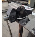 CRAFTSMAN 5-1/2" BENCH VISE