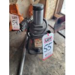 DAYTON 20-TON AIR/MANUAL HYDRAULIC JACK, MODEL 5M453