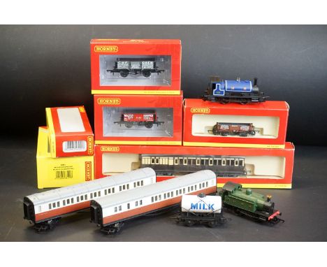 Group of Hornby OO gauge model railway to include boxed Railroad R3953 BR 0-4-0 Locomotive No 42021 (Club Special), unboxed G