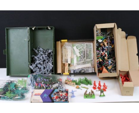 Collection of plastic figures &amp; accessories, mostly military examples, to include Britains, Timpo Toys, Model Toys &amp; 