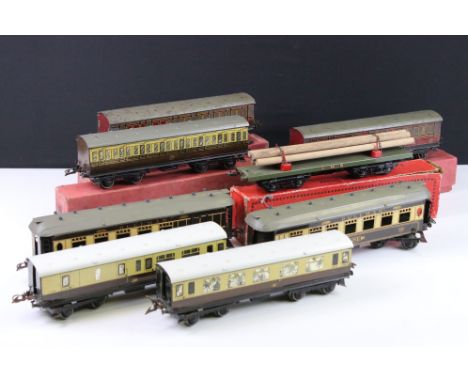 Eight Hornby O gauge items of rolling stock to include 4 x boxed examples (No 2 Passenger Coach, No 2 Corridor Coach First-Th
