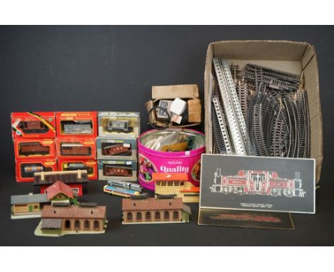 Quantity of OO gauge model railway to include 9 x boxed items of rolling stock, various track, plastic trackside buildings an