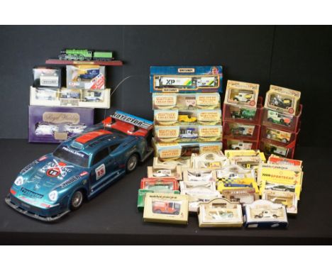 39 Boxed diecast models to include Matchbox, Corgi, Lledo &amp; Shell examples, featuring Matchbox Team Convoy TC 4, Lledo Da