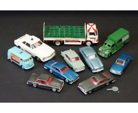 Nine diecast models to include 2 x Triang Spot On (Bristol 406 &amp; Hillman Minx 1600), Tekno Ford D800 complete with 32 x c