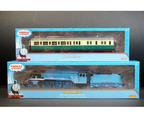 Boxed Hornby Thomas &amp; Friends R9291 Gordon the Blue Engine locomotive plus boxed R9298 Gordon's Brake Coach (2) 