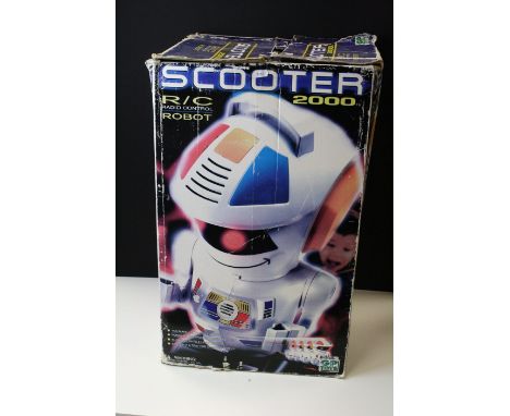 Radio control - A boxed GP Toys Scooter 2000 Robot, with controller (tatty box, robot shows yellowing) 