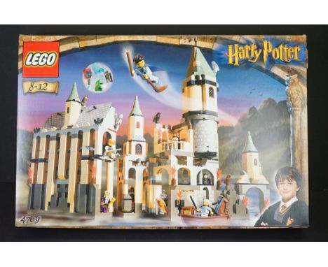 Lego # 4709 Harry Potter Hogwarts Castle w/ Instructions & Original Box