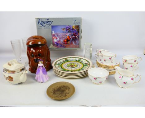 Poole, Wedgwood, Wade, Colclough, Coalport - A lot of miscellaneous ceramics and glassware - Lot includes 5 x Wedgwood Calend
