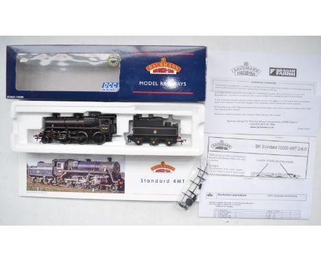 Bachmann OO gauge 32-953DC electric steam train Standard Class 4MT 2-6-0 76020 BR2B (DCC On Board). Model in near mint condit
