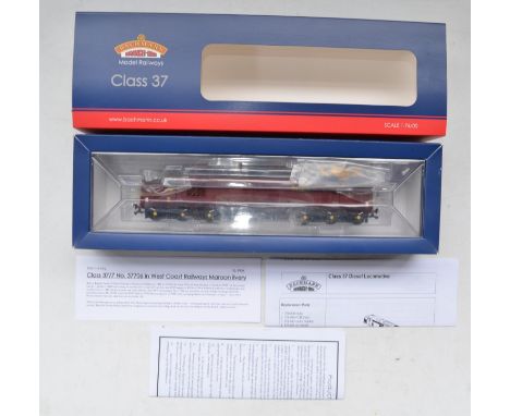 Bachmann OO gauge 32-390K Class 37/7 37706 West Coast Railways Maroon livery, exclusive Bachmann Collectors Club electric tra