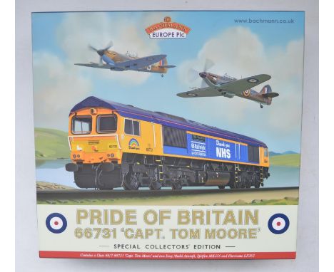 Bachmann Special Collectors Edition 32-980KSF Pride Of Britain pack "Capt Tom Moore" with OO gauge Class 66/7 66731 in GBRF/N