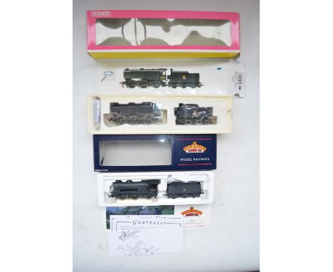 Two weathered OO gauge electric steam train models to include Hornby Super Detail R2538 BR 0-6-0 Class Q1 33002, DCC Ready (m