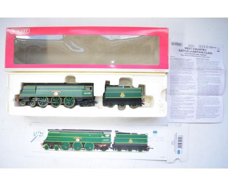 Boxed Hornby OO gauge "Super Detail" BR 4-6-2 Battle Of Britain Class 34090 "Sir Eustace Missenden" electric locomotive with 