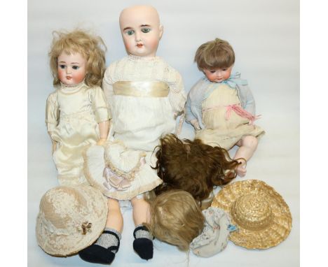 German bisque head dolls, including one marked Simon Halbig 8 1/2, and another marked G K (Gebruder Kuhnlenz) 165, max. H69cm