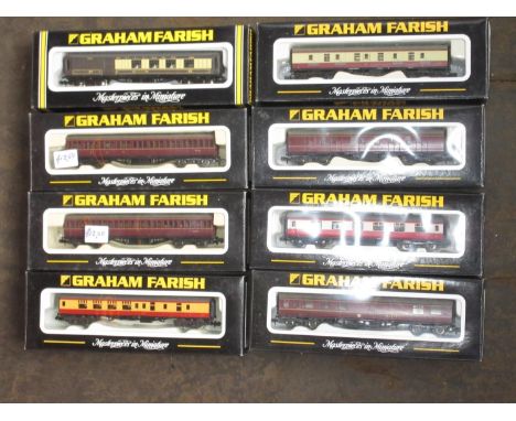 Collection of boxed Graham Farish by Bachmann N gauge rolling stock carriages 374-846, 026, 027, 053A, 301, 275, 102A, 276, a