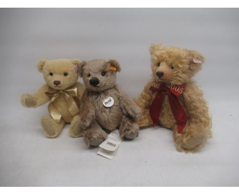 Steiff teddy bear 26 QVS in blonde mohair, H26cm, limited edt. 1832/1907, Steiff teddy bear celebration in golden blonde, 200