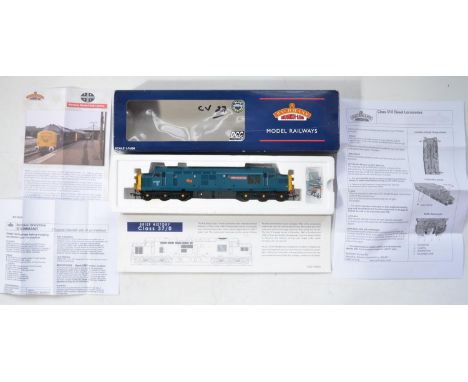 Bachmann OO gauge 32-780Z Class 37/0 Diesel 37207 BR Blue "William Cockworthy", exclusive model for Kernow Model Rail Centre,