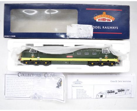 Bachmann OO gauge 32-529 Class 55 Diesel D9017 "The Durham Light Infantry" electric train model in very good previously used 