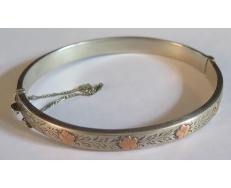 A Victorian Style Silver Hinged Bangle 