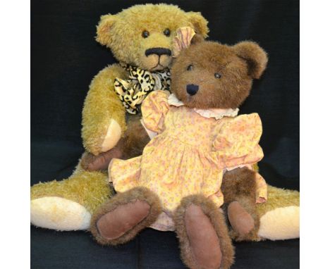 Boyds Bears and Tender Hearts presents a 2 piece collection of Collectible Bears, soft sculpture each. 1) Boyds Bears feature