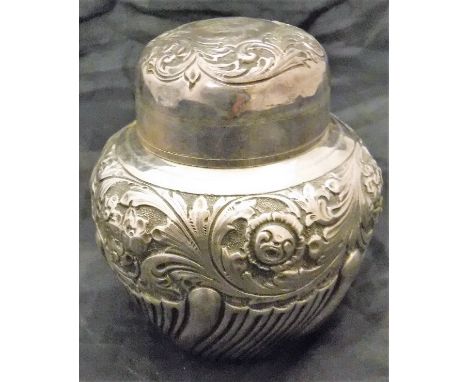 A Victorian silver tea caddy with embossed foliate decoration (W & C Sissons London 1892), approx 4.7 ozt