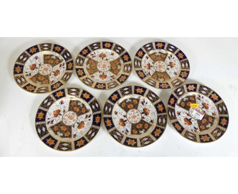 A set of six 19th century Crown Derby saucers, decorated in the Imari palette, pattern No. 2614 dia. 18cm (6)