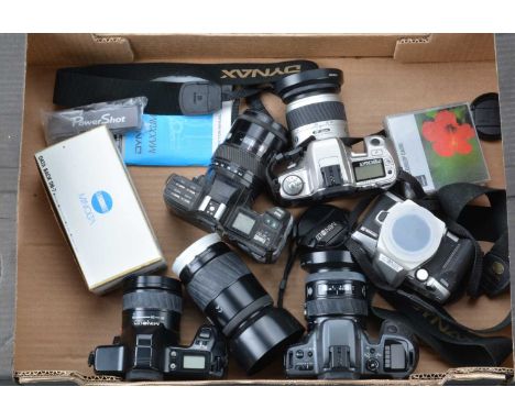 A Tray of Minolta SLR Cameras, a Minolta 700o, with AF 35-105mm f/3.5-4.5 lens, Dynax 500si, with AF 28-80mm f/4-5.6 lens, Dy
