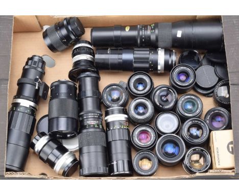 A Tray of Prime Lenses, various mounts & ocal lengths, including seven wide angle lenses, manufacturers include Carl Zeiss Je