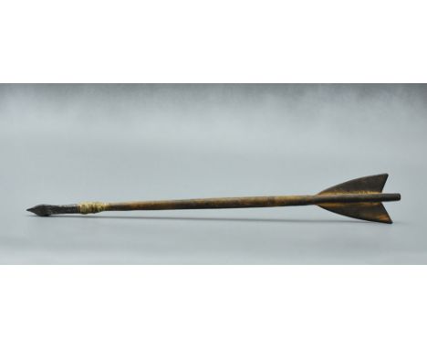 Medieval crossbow arrowhead with a reconstructed body for dispay; arrow tip made of iron. - 470mm,84gr - ca.332-32BC - Proper