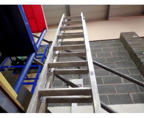Twenty eight rung metal extending ladder. Not available for in-house P&amp;P 
