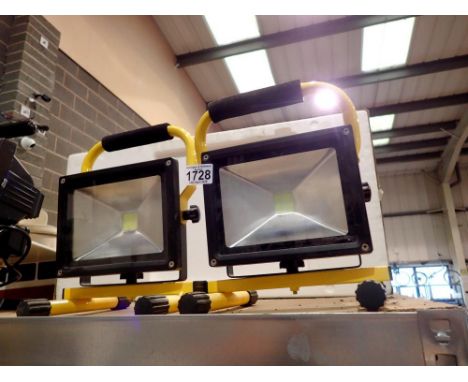 Two portable LED floodlights, lacking chargers. UK P&amp;P Group 2 (£20+VAT for the first lot and £4+VAT for subsequent lots)