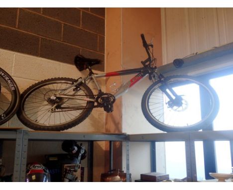Raleigh Chinook 18 speed 18 inch frame mountain bike. Not available for in-house P&amp;P 