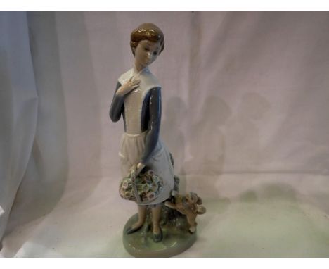 Nao girl with flower basket. UK P&amp;P Group 3 (£30+VAT for the first lot and £8+VAT for subsequent lots) 