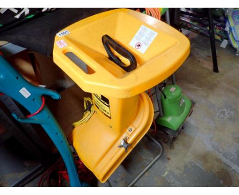 McCulloch MB281 garden shredder 1800W. All electrical items in this lot have been PAT tested for safety and have passed. This