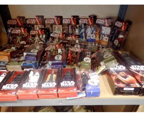 Large quantity of Star Wars figurines, mostly boxed. UK P&amp;P Group 3 (£30+VAT for the first lot and £8+VAT for subsequent 