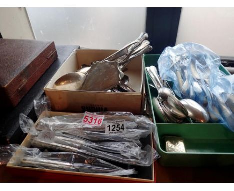 Mixed cutlery, some boxed. Not available for in-house P&amp;P 