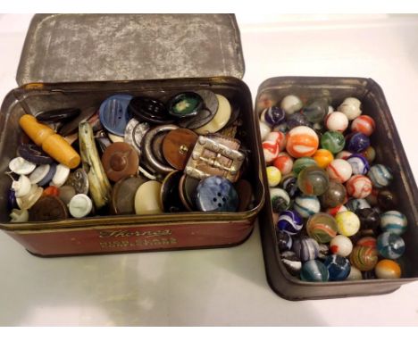 Mixed vintage buttons in a Thornes toffee box. UK P&amp;P Group 2 (£20+VAT for the first lot and £4+VAT for subsequent lots) 
