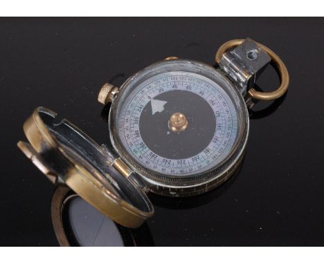 A pre WW I Verner's Pattern Mk VI brass cased compass, having a mother of pearl scale and stamped verso E.R. Watts & Son, Lon