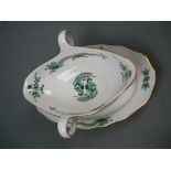 Meissen (Schwerter). Grüner Drache. Sauciere. Erste Wahl. Ca. 23cm.