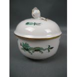 Meissen (Schwerter). Grüner Drache. Deckeldose. Erste Wahl. Ca. 9cm.