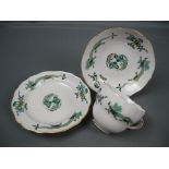 Meissen (Schwerter). Grüner Drache. Kaffeetasse mit Untertasse und Kuchenteller. Erste Wahl. UT