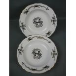 Meissen (Schwerter). Schwarzer Drache. 2 tiefe Teller. Erste Wahl. Ca. 23cm.