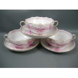 Meissen (Schwerter). 3 Suppentassen mit Untertassen. Indisch Purpur. Erste Wahl. Ca. 17cm.