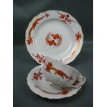 Meissen (Schwerter). Roter Drache. Teetasse mit Untertasse und Kuchenteller. Erste Wahl. UT Ca.