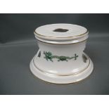 Meissen (Schwerter). Grüner Drache. 3 teiliges Stövchen bzw Rachaud. Erste Wahl. Ca. 16cm.